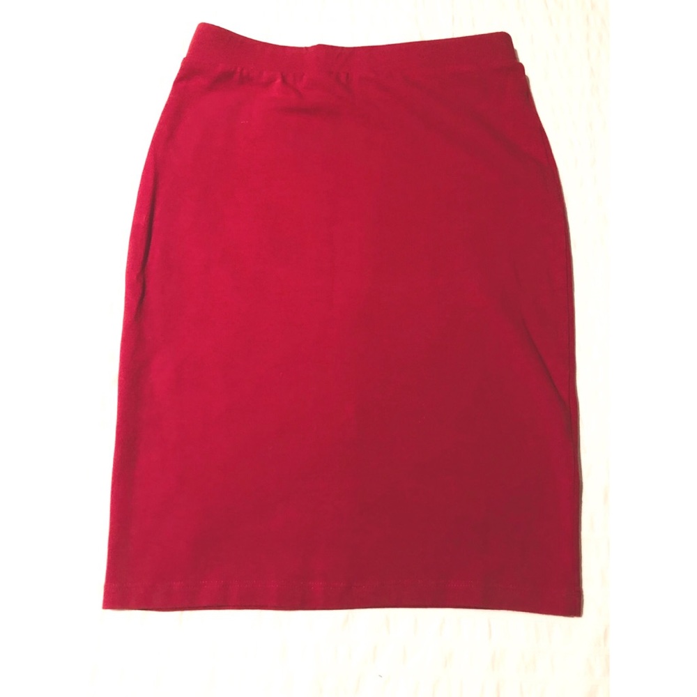 Plain red pencil skirt from Forever 21